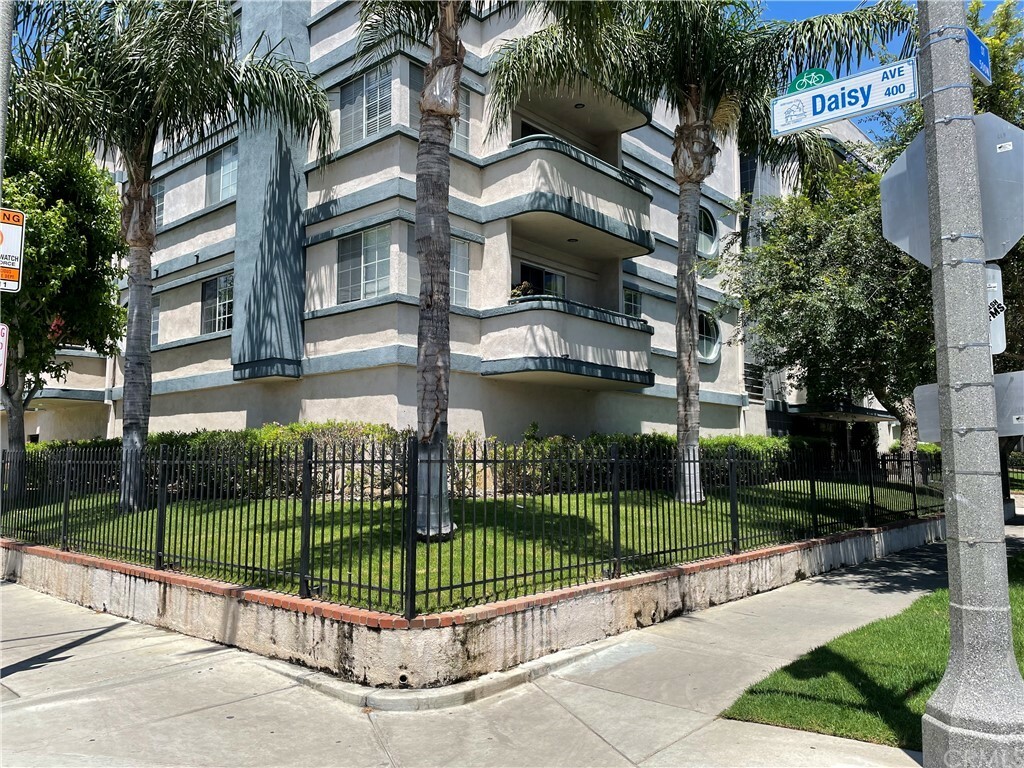 Property Photo:  535 W 4th Street 110  CA 90802 