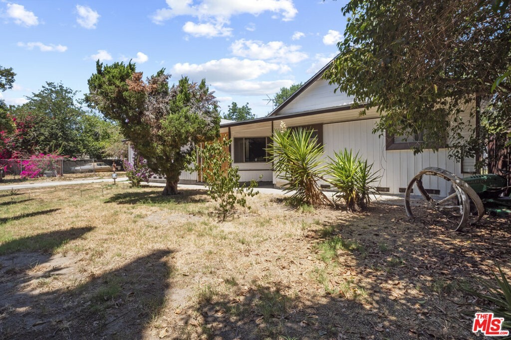 Property Photo:  19119 Ingomar Street  CA 91335 