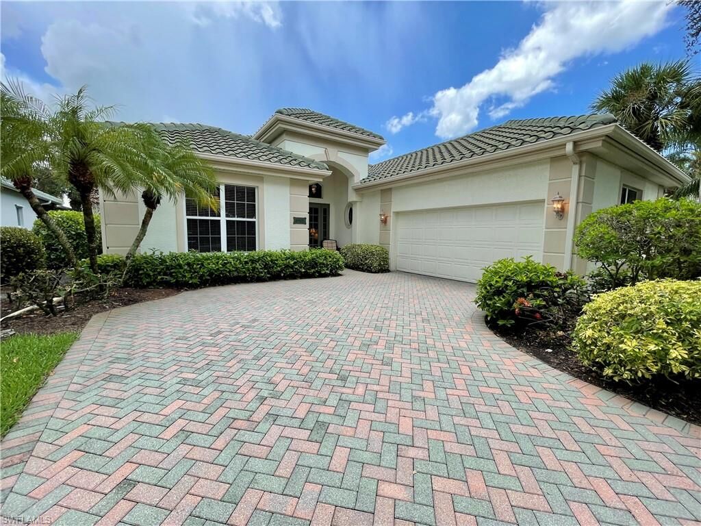 Property Photo:  23307 Foxberry Ln  FL 34135 