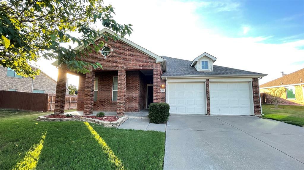 Property Photo:  1005 Tabasco Trail  TX 76002 