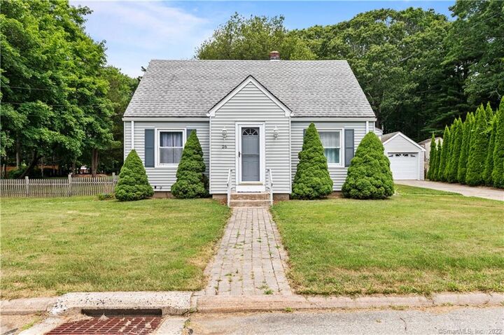 26 Locust Court  Waterford CT 06385 photo