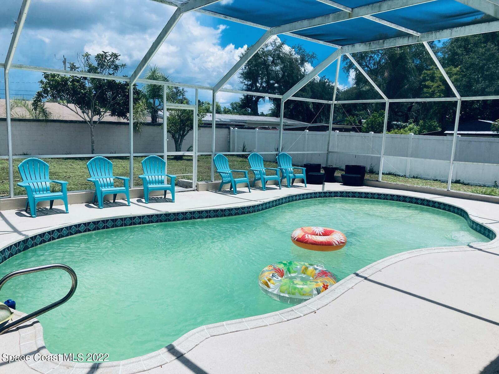 Property Photo:  521 Kel Avenue  FL 32796 