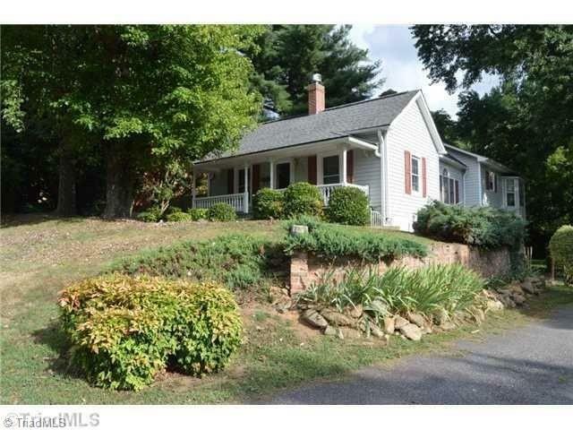 629 Cloister Drive  Winston Salem NC 27127 photo