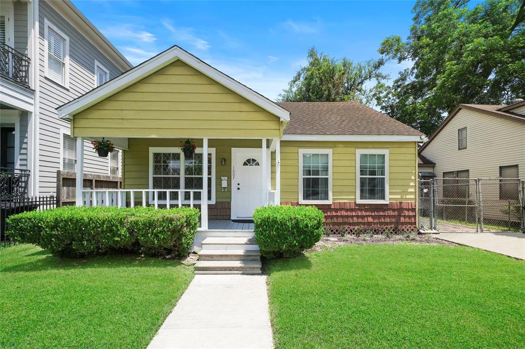 Property Photo: 1007 E 25th Street TX 77009