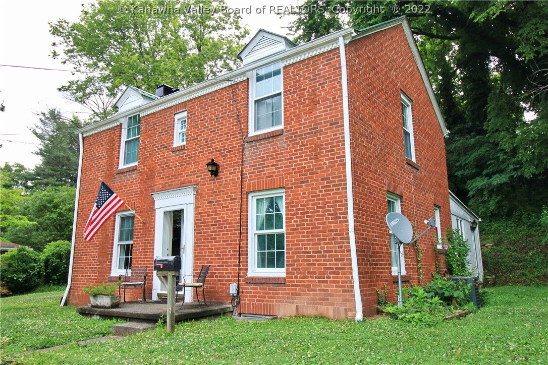 Property Photo: 834 Monmouth Street WV 25177