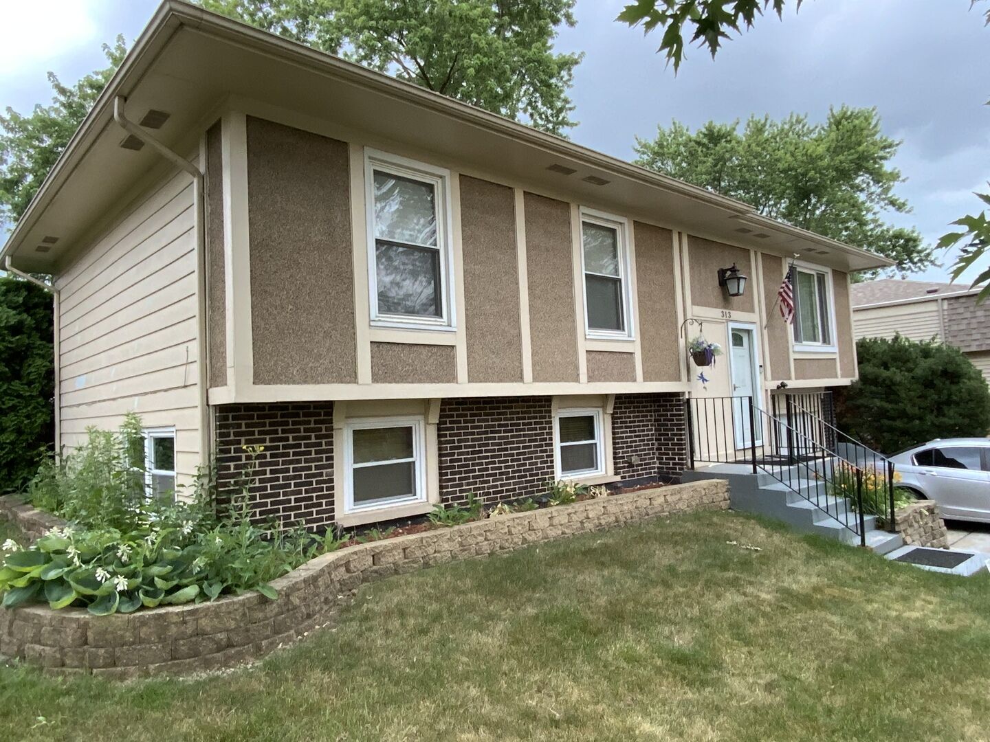Property Photo:  313 Falcon Ridge Way  IL 60440 