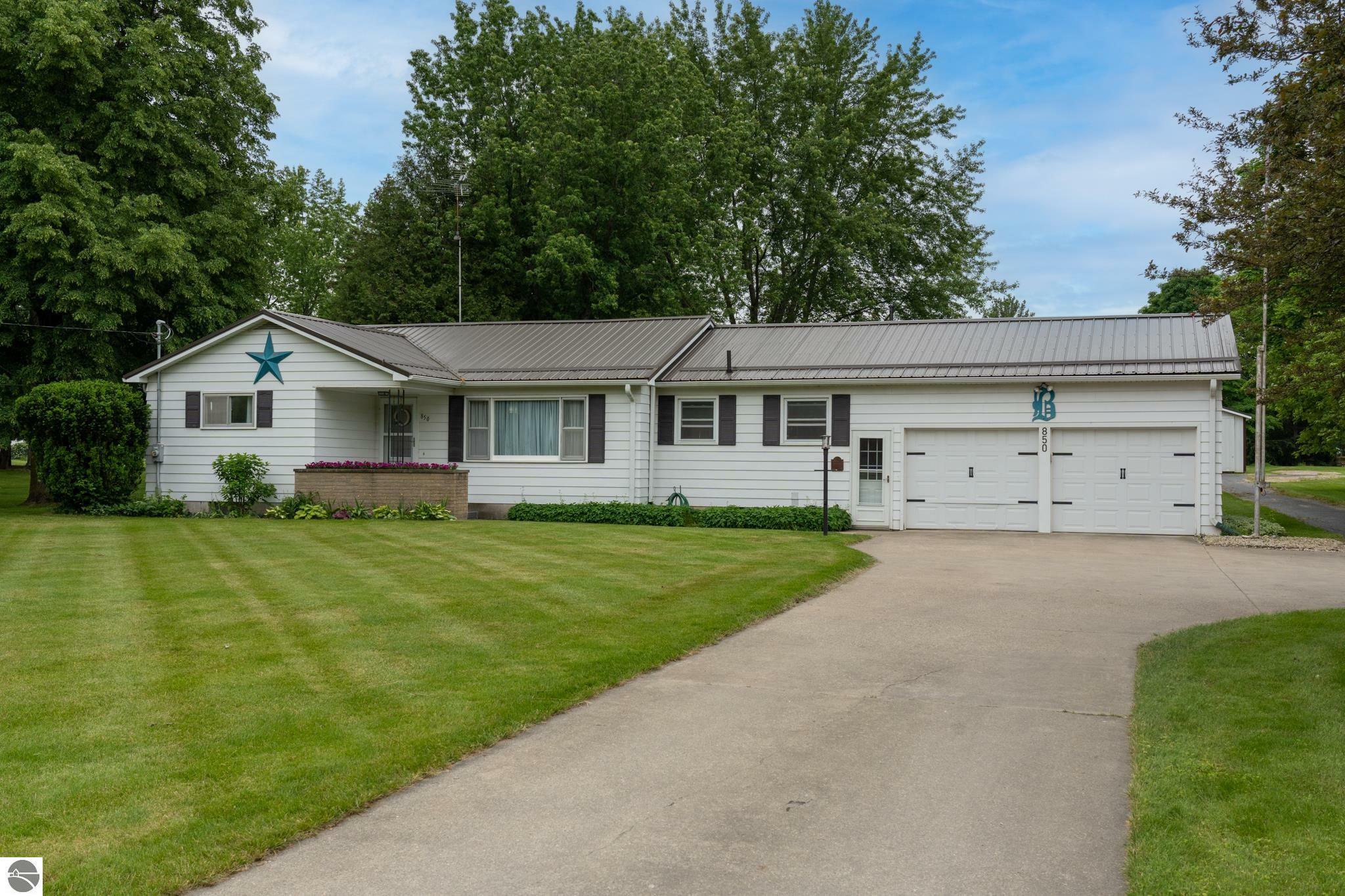 Property Photo:  850 E Remus Road  MI 48858 