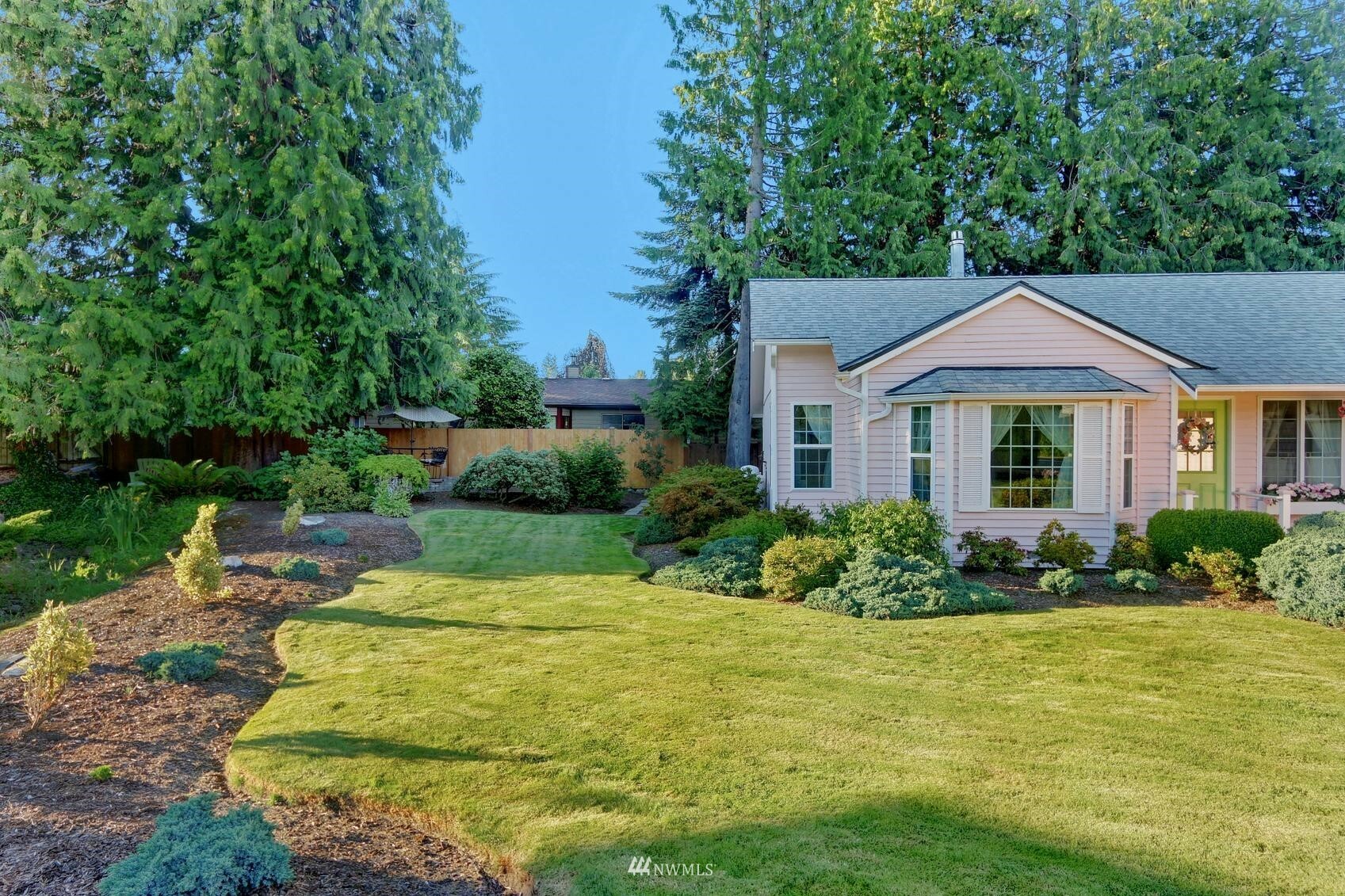 Property Photo:  415 109th Place SE  WA 98208 