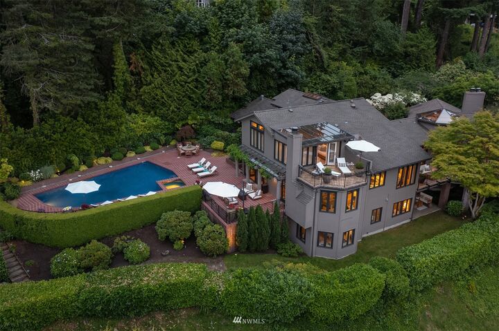 Property Photo: 8030 SE 20th Street WA 98040