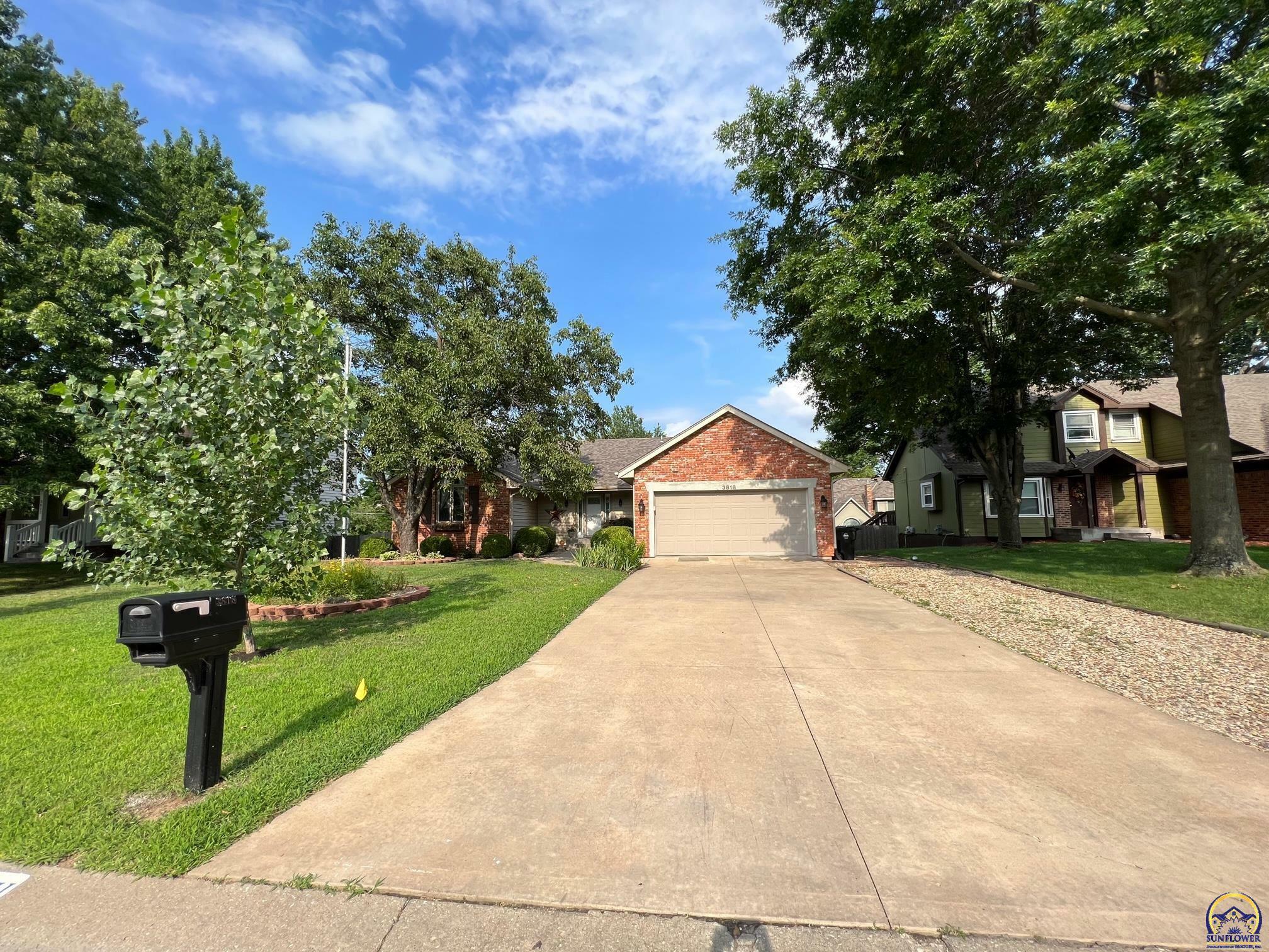 Property Photo:  3818 SW Arvonia Pl  KS 66610 