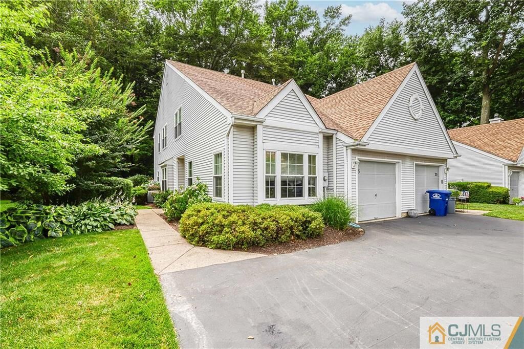 Property Photo:  23 Magnolia Court  NJ 08505 