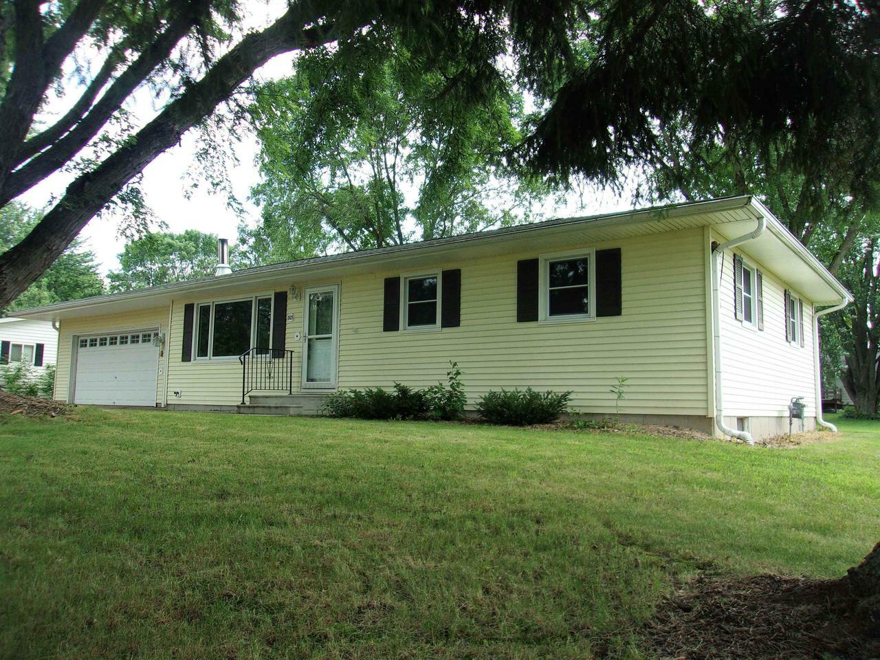 Property Photo:  803 East Birch Street  WI 54479 