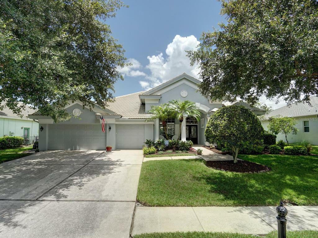 Property Photo:  4037 Ligustrum Drive  FL 34685 