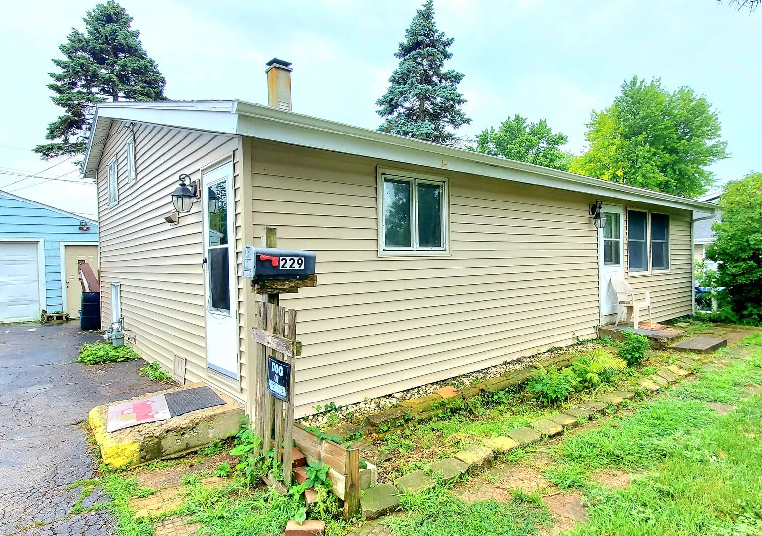 Property Photo: 229 Sioux Avenue IL 60110