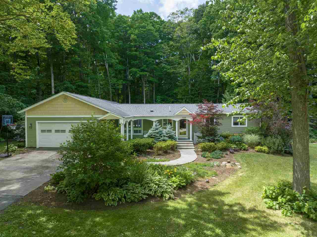 869 Surrey Lane  Petoskey MI 49770 photo