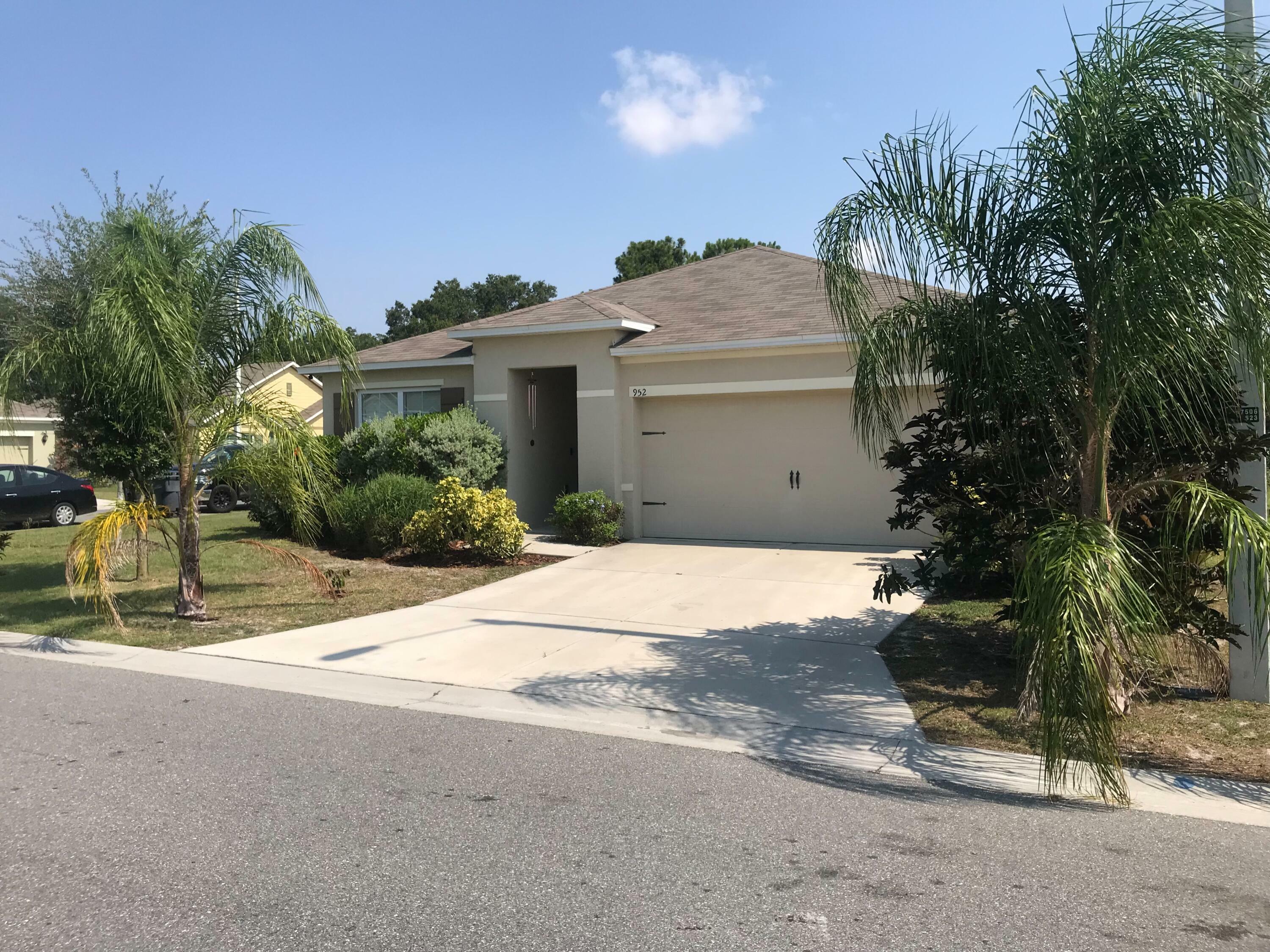 Property Photo:  952 Summer Glen Drive  FL 33880 