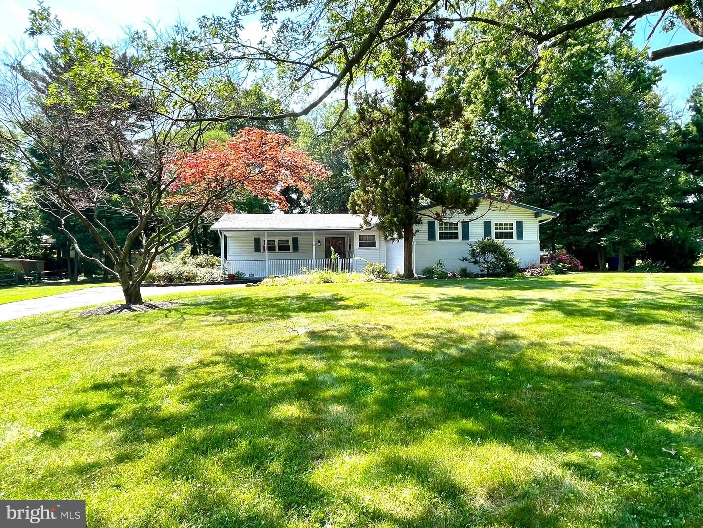 Property Photo:  148 Buttonwood Lane  NJ 08077 