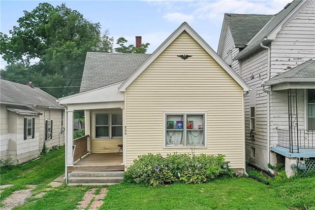 Property Photo: 806 S 15th Street MO 64501