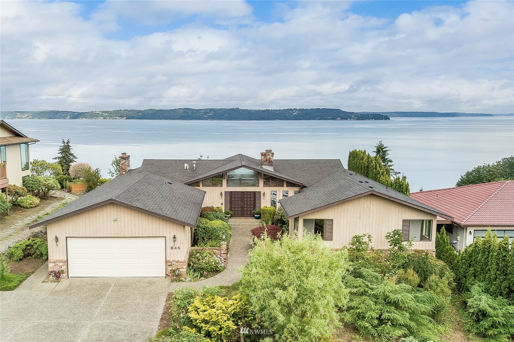 Property Photo:  846 S Marine Hills Way  WA 98003 