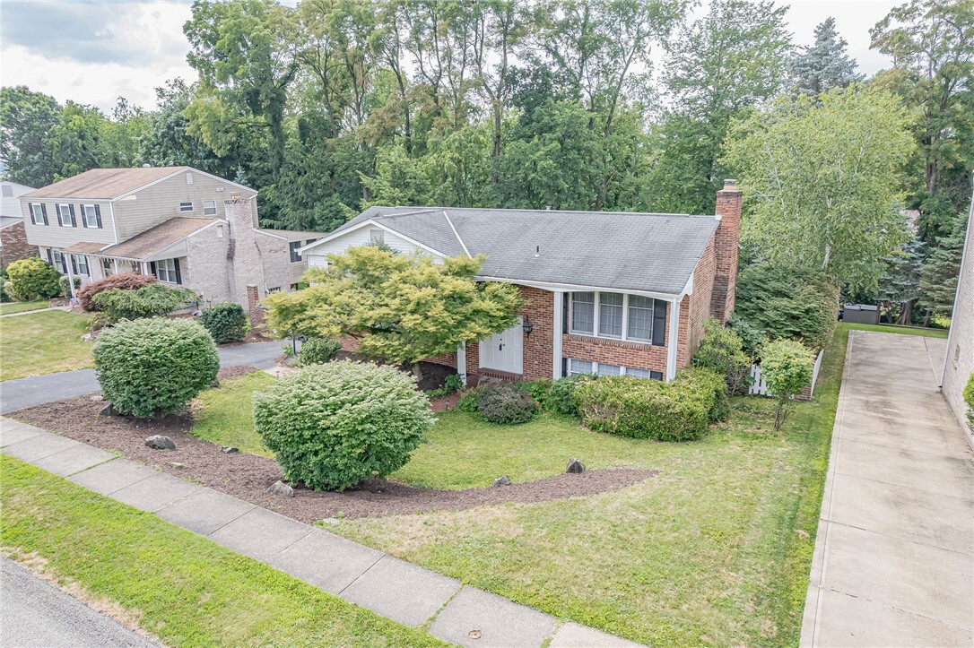 Property Photo: 146 Westminster Drive PA 15146