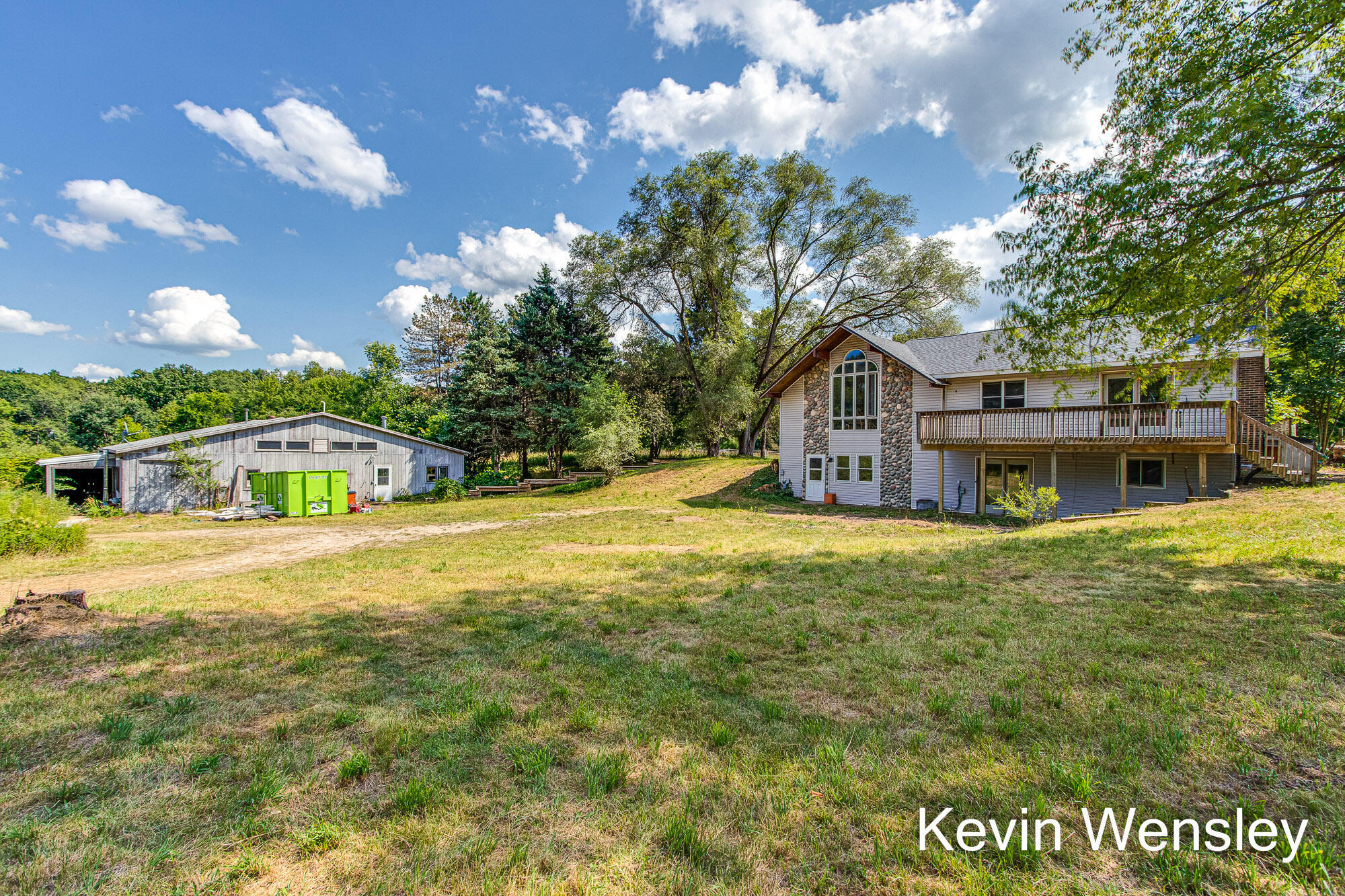Property Photo: 3321 Kissing Rock Avenue MI 49331