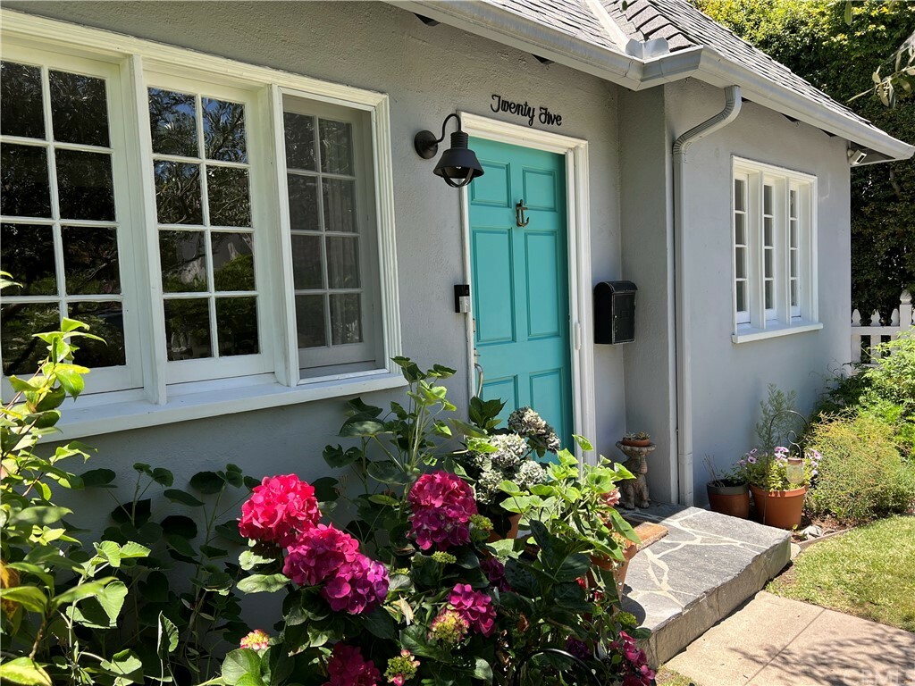 Property Photo:  25 Oak Knoll Gardens Drive  CA 91106 