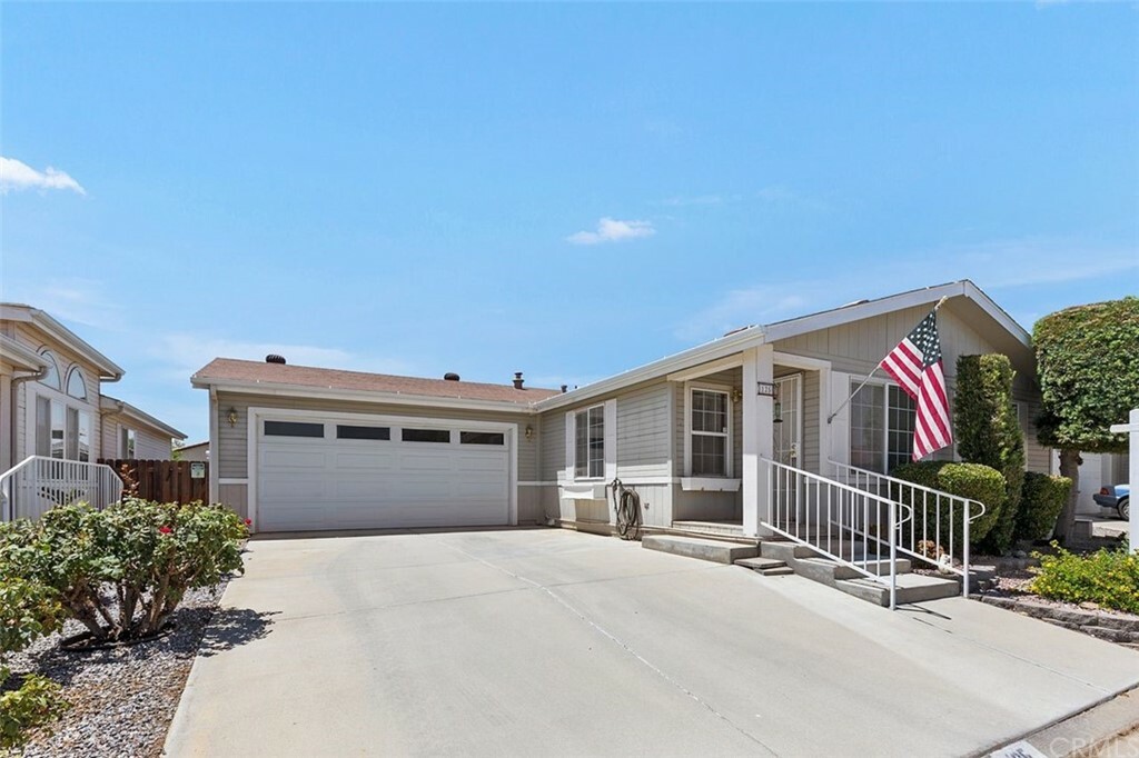 Property Photo:  27250 Murrieta Road 125  CA 92586 