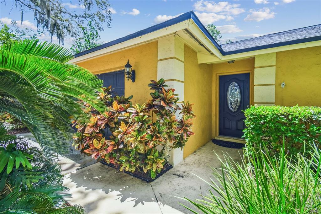 Property Photo:  9612 Holbrook Drive  FL 32817 