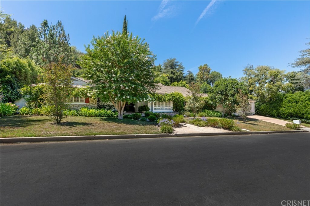 Property Photo:  4245 Valley Meadow Road  CA 91436 