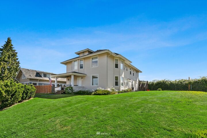 Property Photo: 1927 Summit Avenue WA 98201