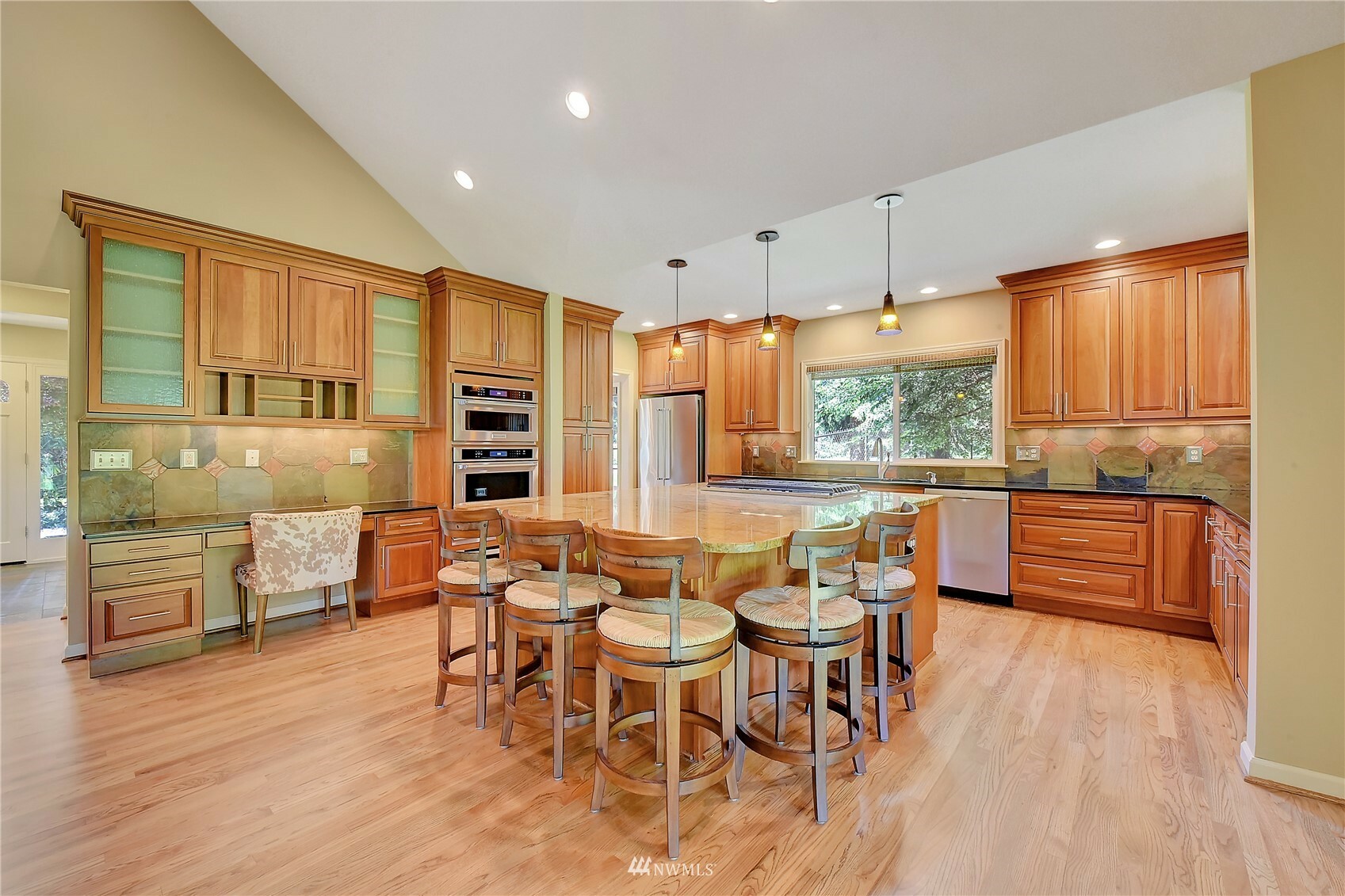 Property Photo: 13609 239th Place SE WA 98296