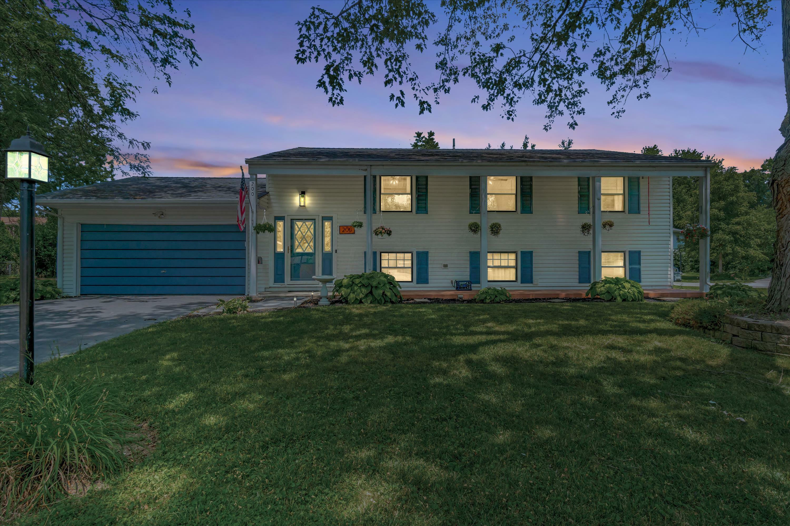Property Photo: 200 Hermitage Road OH 43230
