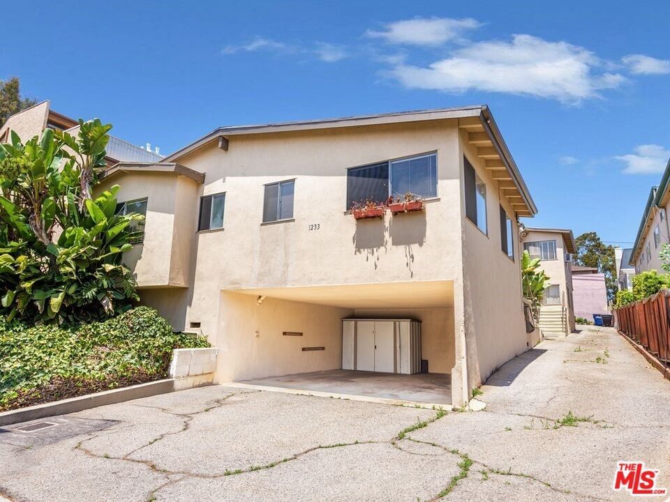 Property Photo: 1233 Stanford Street A CA 90404