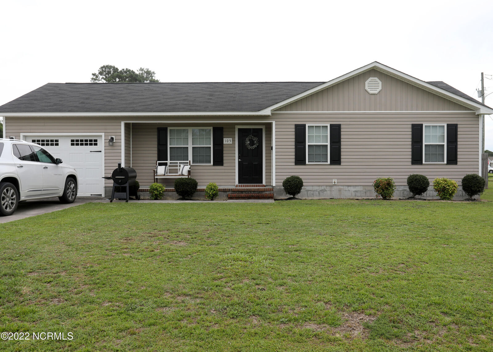 Property Photo:  105 Eagle Ridge Drive  NC 28518 