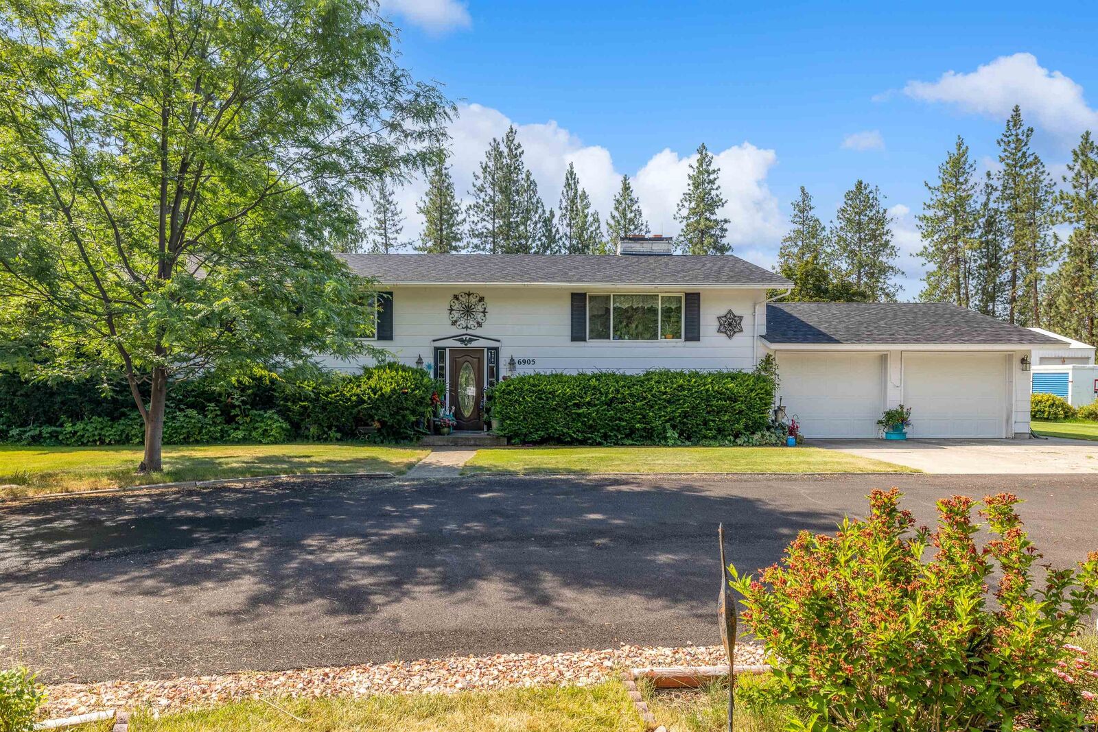 Property Photo:  6905 W Dogwood Ave  WA 99026 