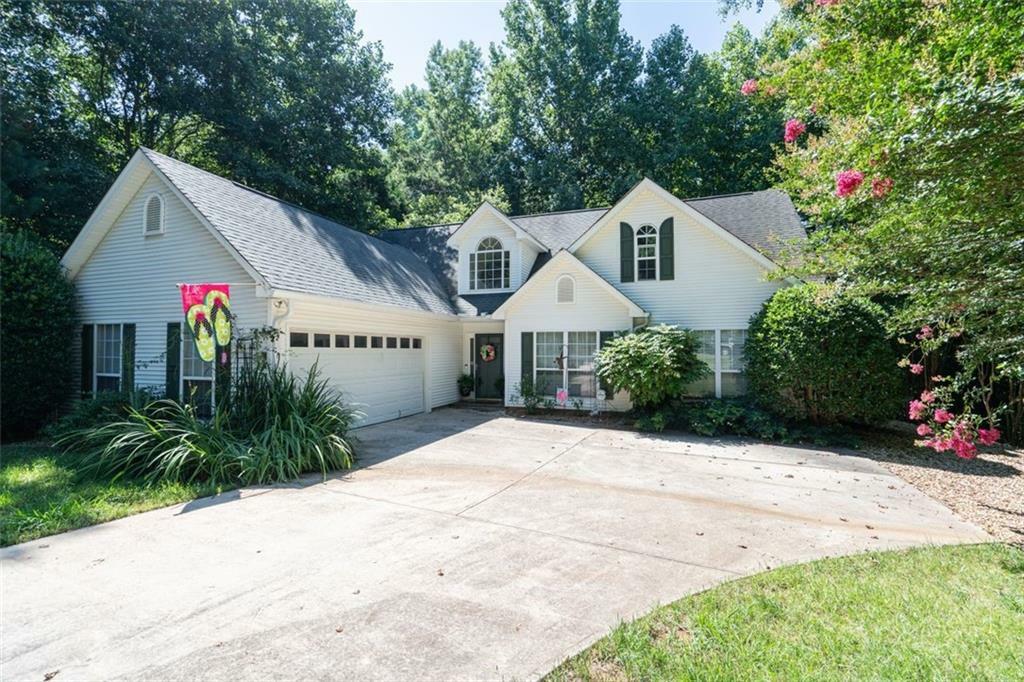 Property Photo: 4221 Riviere Point GA 30507