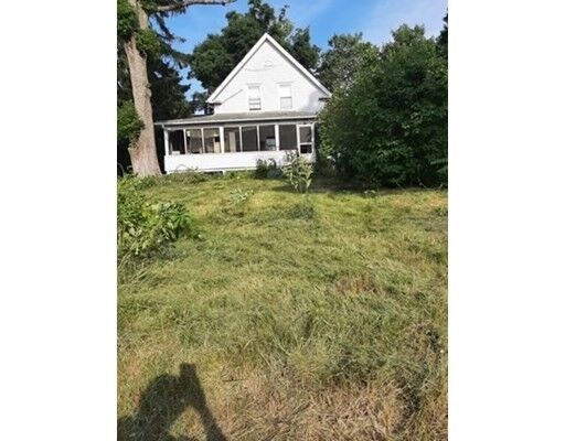 Property Photo: 105 Maple St MA 01082