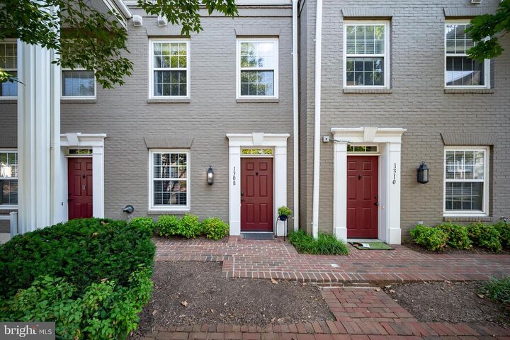 1308 Roundhouse Lane  Alexandria VA 22314 photo