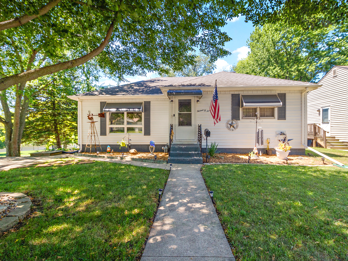 Property Photo:  1307 Inglesh Avenue  IL 60901 