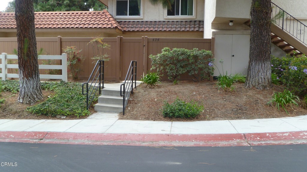 Property Photo:  575 Thoreau Lane  CA 93003 