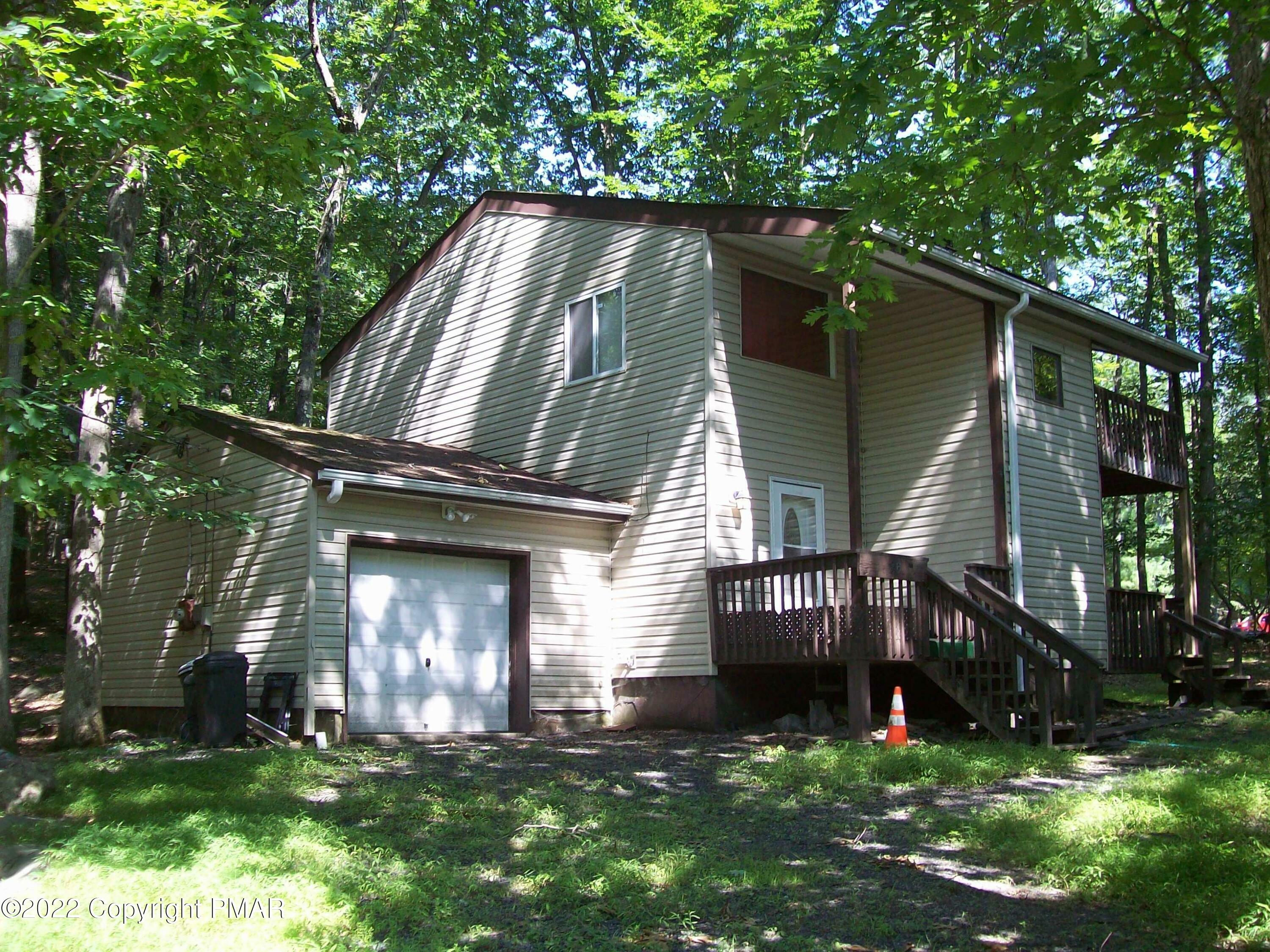 Property Photo:  403 Somerset Dr  PA 18301 