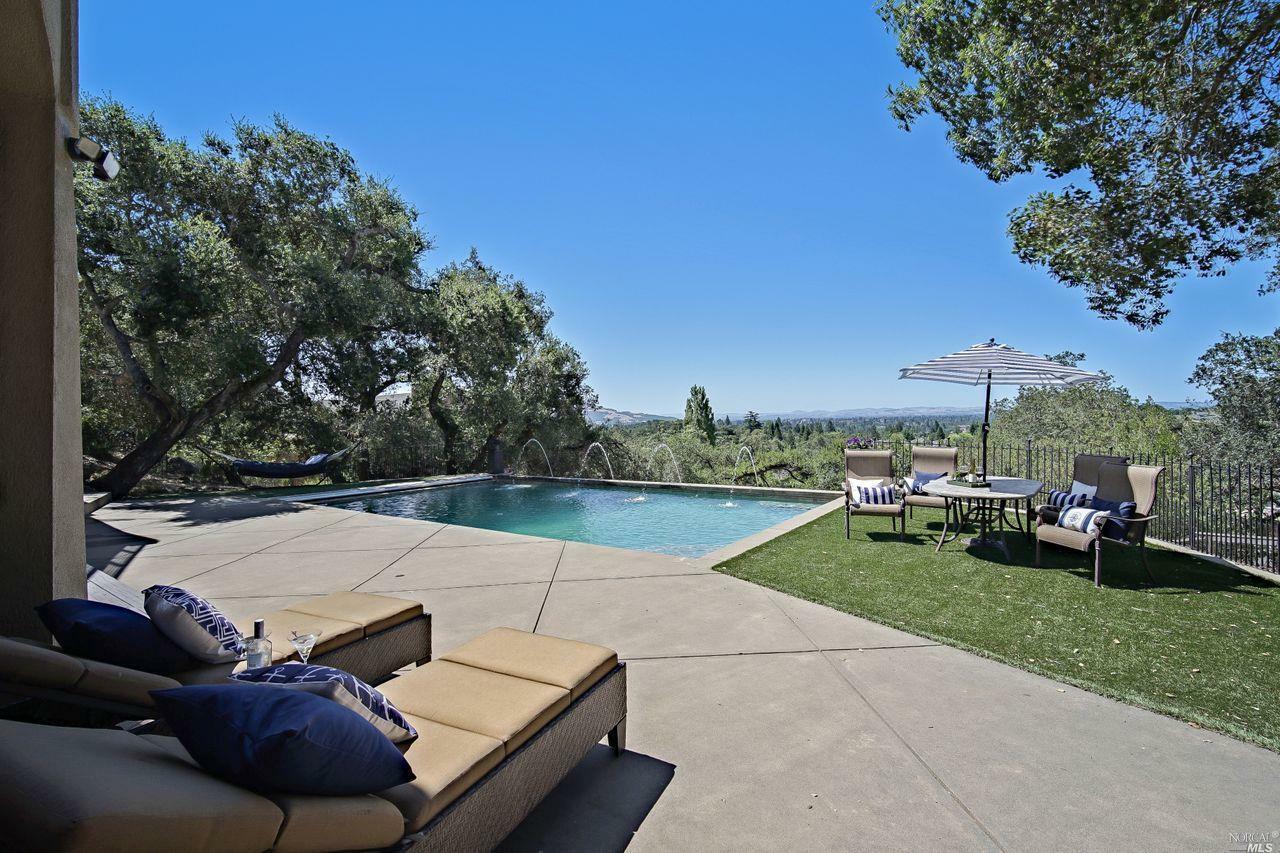 Property Photo: 3467 Baldwin Way CA 95403