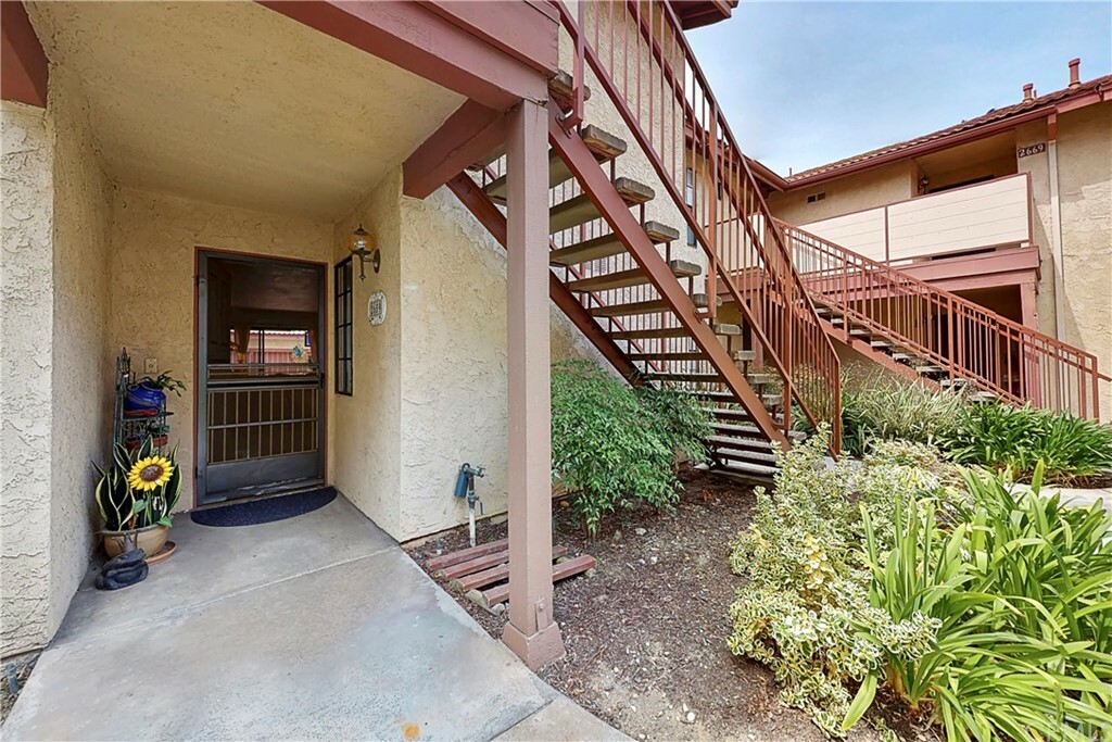 Property Photo:  2659 W Cameron Court 117  CA 92801 