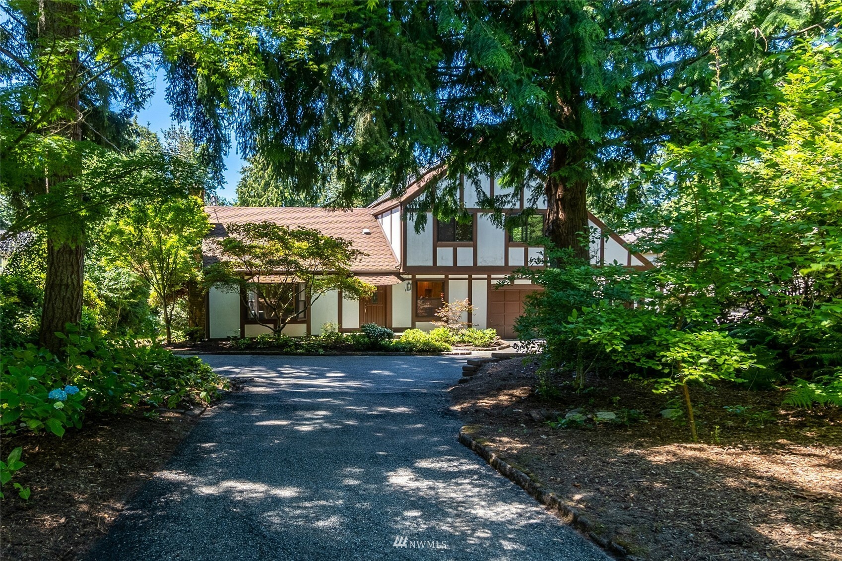 Property Photo:  12418 Scenic Drive  WA 98026 