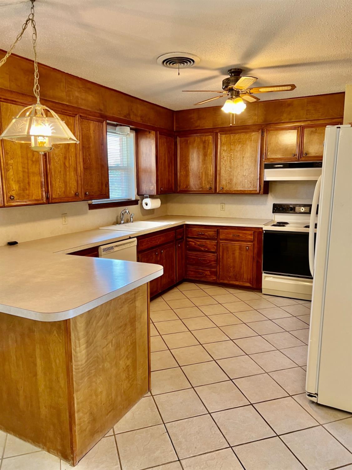 Property Photo: 805 W 6th Street TX 79329