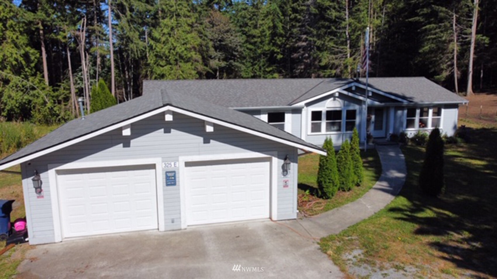 Property Photo: 325 Forest Glen Lane WA 98282