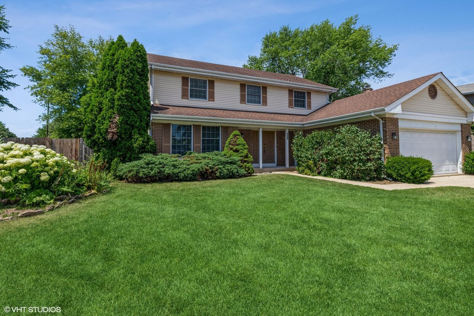 Property Photo:  1102 Grant Place  IL 60061