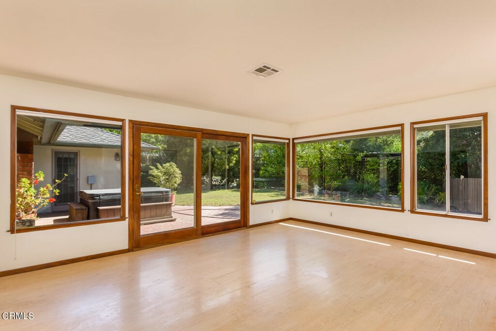 Property Photo:  1015 Laurel Road  CA 93060 