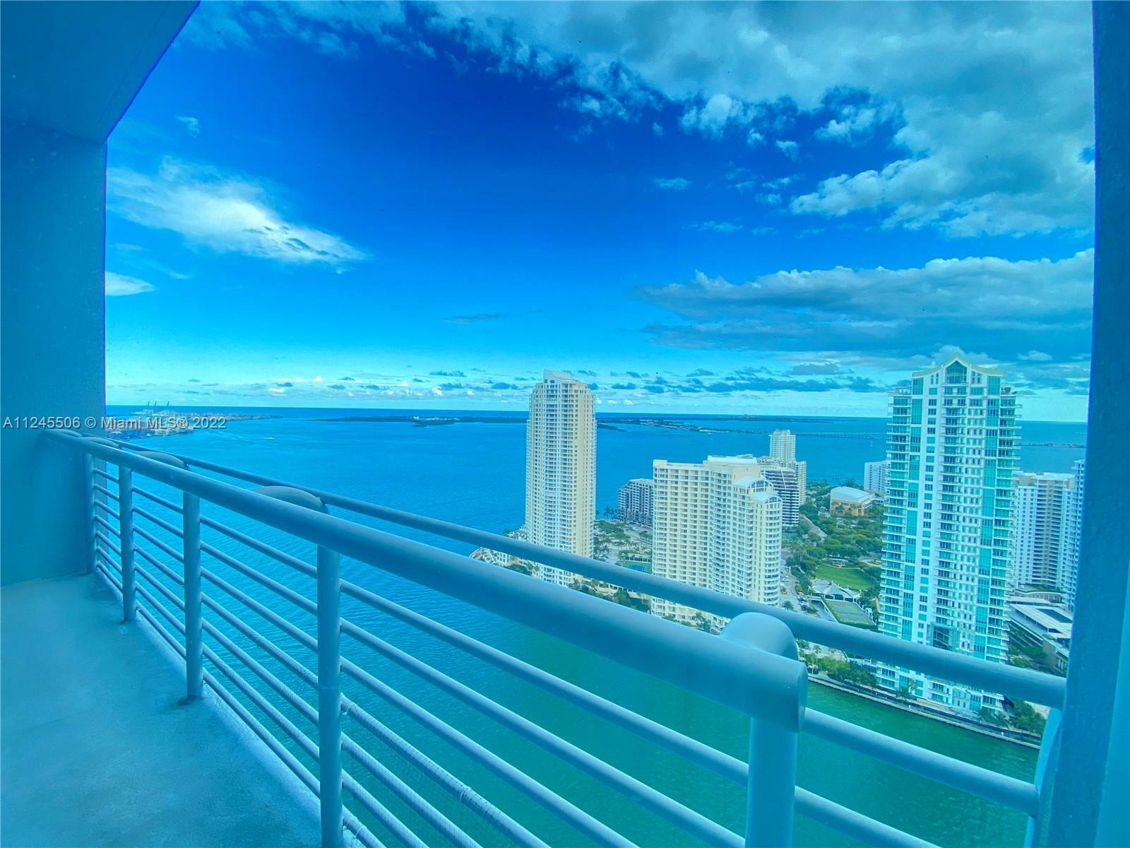 Property Photo:  335 S Biscayne Blvd Lph-01  FL 33131 