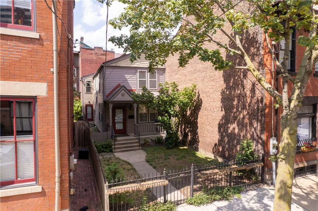 Property Photo:  606 Lockhart Street  PA 15212 